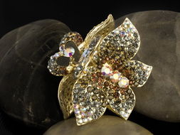 2011年珠寶首飾流行色彩 通訊設備元素的靈感碰撞